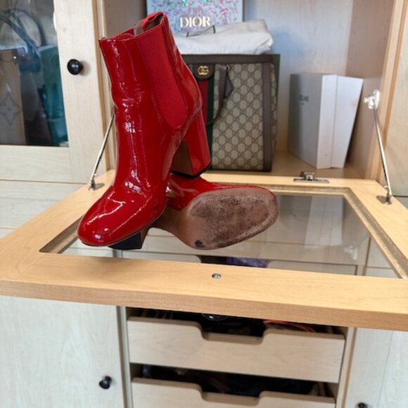 LAURENCE DACADE RED SIZE 7.5 MIA PATENT CHELSEA ANKLE BOOTIES - Picture 5 of 5